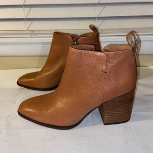 Vionic Leather Booties New w/out Box